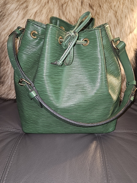 Handbags - Louis Vuitton Epi Drawstrung  Bucket Bag